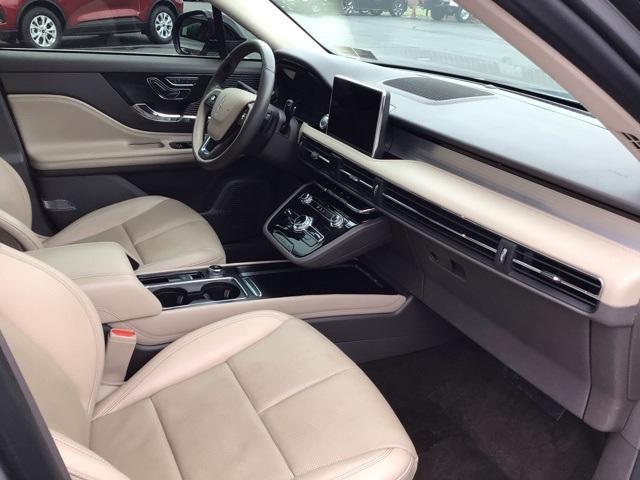 Photo of 2022 Silver Radiance Metallic Lincoln Corsair