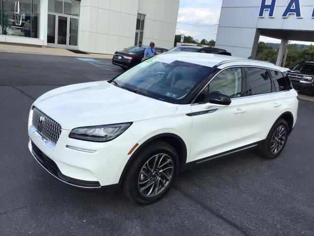 Photo of 2022 Pristine White Lincoln Corsair