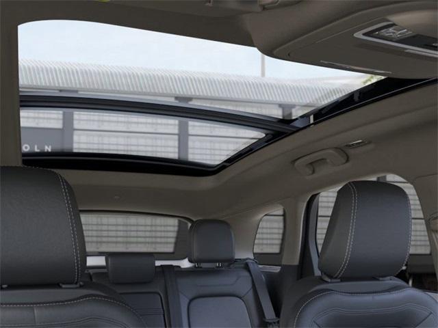 Photo of 2025 Metallic Lincoln Corsair