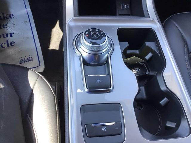 Photo of 2024 Iconic Silver Metallic Ford Edge