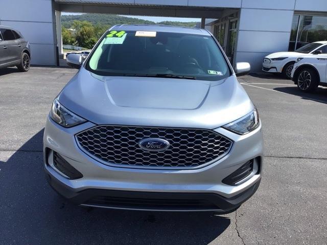 Photo of 2024 Iconic Silver Metallic Ford Edge