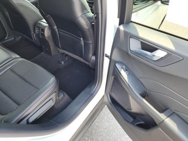 Photo of 2024 Star White Ford Escape