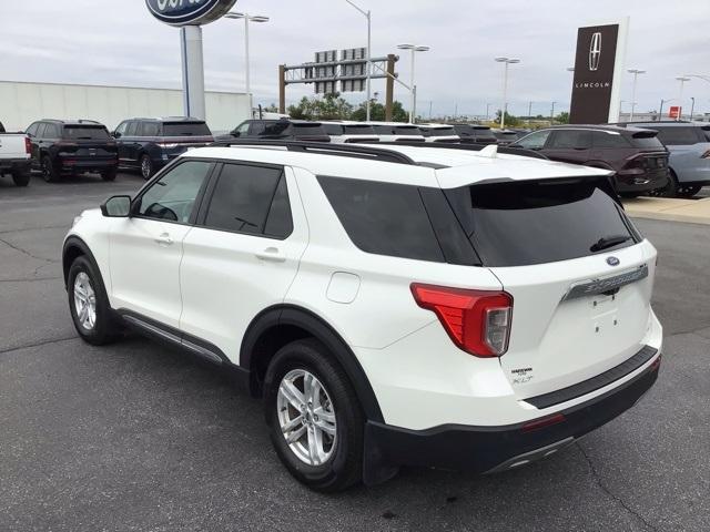 Photo of 2022 White Metallic Ford Explorer