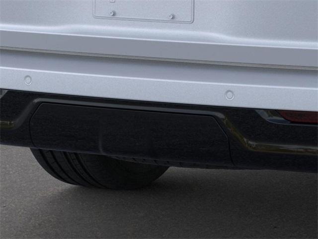 Photo of 2025 Crystal White Metallic Lincoln Navigator L