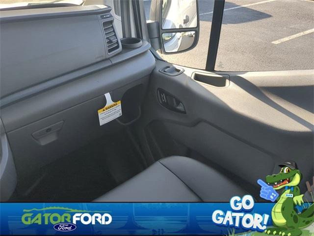 Photo of 2025 Oxford White Ford Transit-150