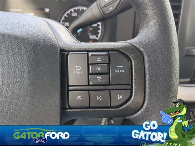 Photo of 2025 Oxford White Ford F-250