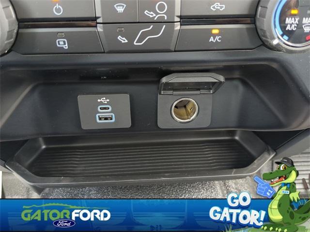 Photo of 2025 Oxford White Ford F-250