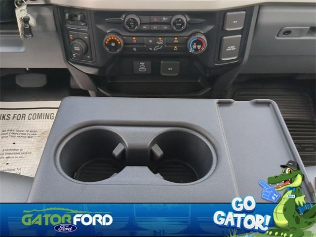 Photo of 2025 Oxford White Ford F-250