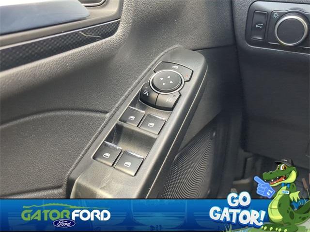 Photo of 2023 Silver Metallic Ford Escape
