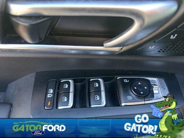 Photo of 2023 Ebony Black Kia Telluride