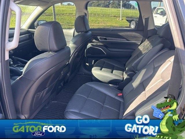 Photo of 2023 Ebony Black Kia Telluride