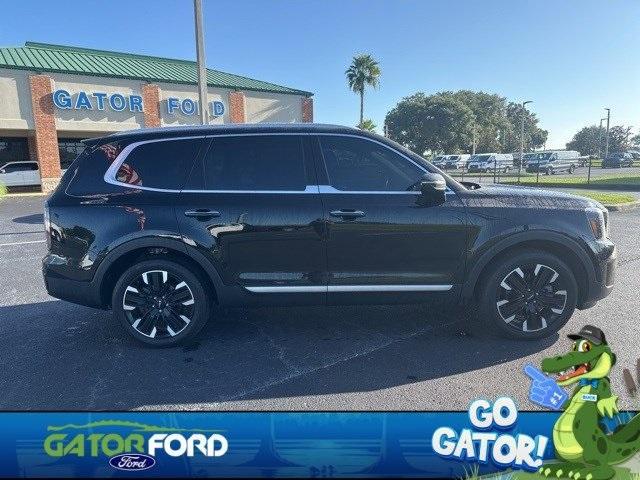 Photo of 2023 Ebony Black Kia Telluride