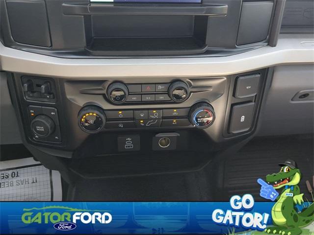 Photo of 2025 Oxford White Ford F-350