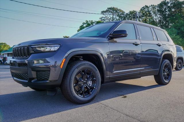 Photo of 2025 Baltic Gray Metallic Clearcoat Jeep Grand Cherokee L