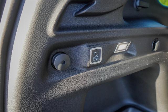 Photo of 2025 Baltic Gray Metallic Clearcoat Jeep Grand Cherokee L
