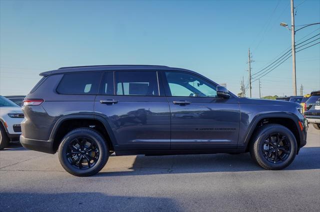 Photo of 2025 Baltic Gray Metallic Clearcoat Jeep Grand Cherokee L