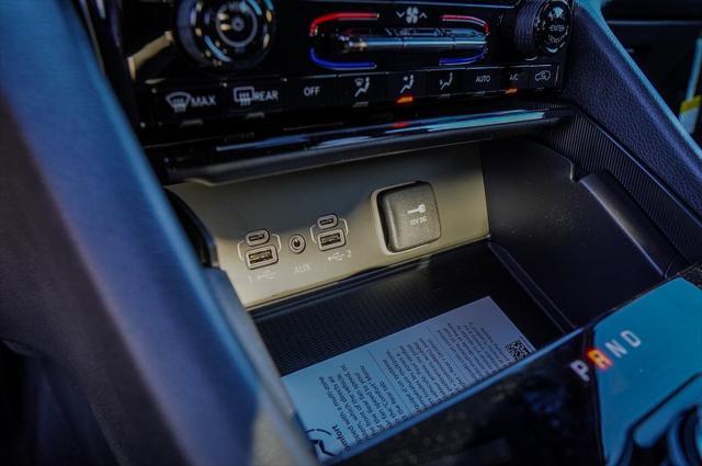 Photo of 2025 Baltic Gray Metallic Clearcoat Jeep Grand Cherokee L