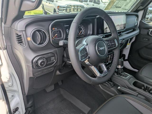 Photo of 2025 Bright White Clearcoat Jeep Wrangler