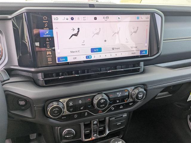Photo of 2025 Bright White Clearcoat Jeep Wrangler