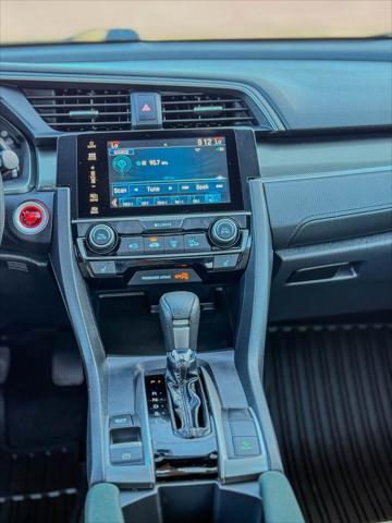 Photo of 2017 White Honda Civic