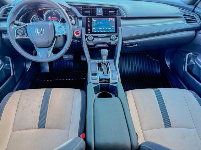 Photo of 2017 White Honda Civic