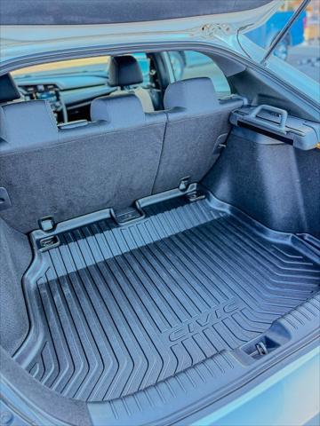 Photo of 2017 White Honda Civic