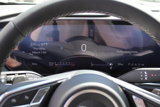 Photo of 2025 Summit White Buick Envision