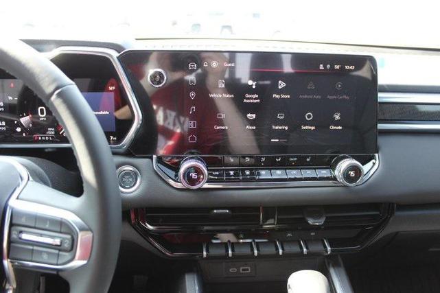 Photo of 2025 Summit White GMC Canyon