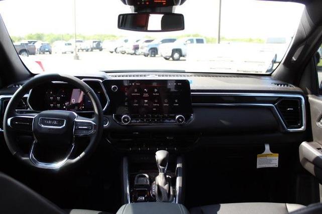 Photo of 2025 Summit White GMC Canyon