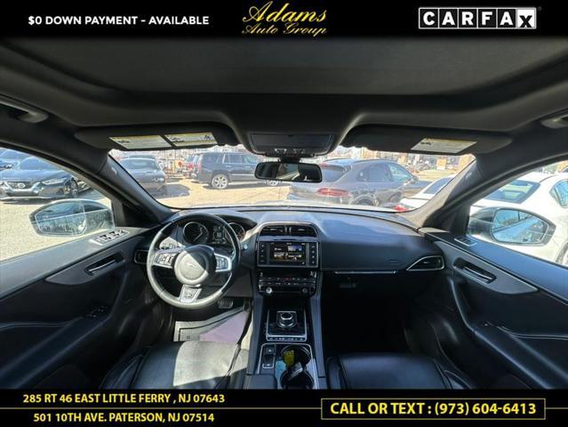 Photo of 2017 Silver Jaguar F-PACE