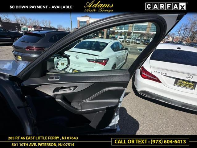 Photo of 2017 Silver Jaguar F-PACE
