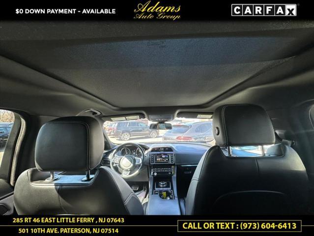 Photo of 2017 Silver Jaguar F-PACE