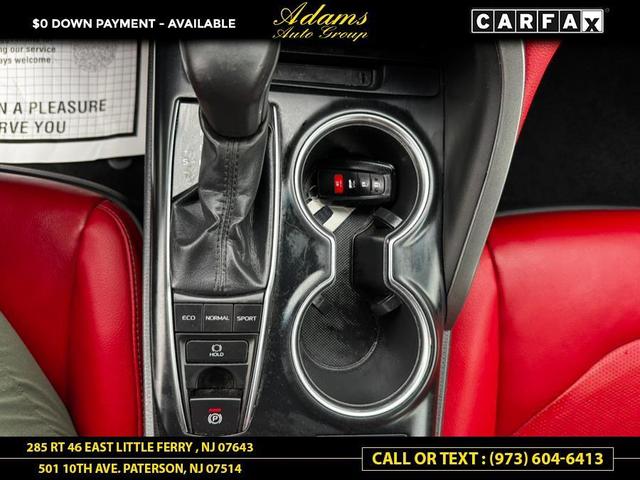 Photo of 2019 white Toyota Camry