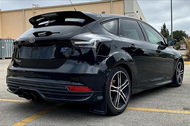 Photo of 2016 Shadow Black Ford Focus ST