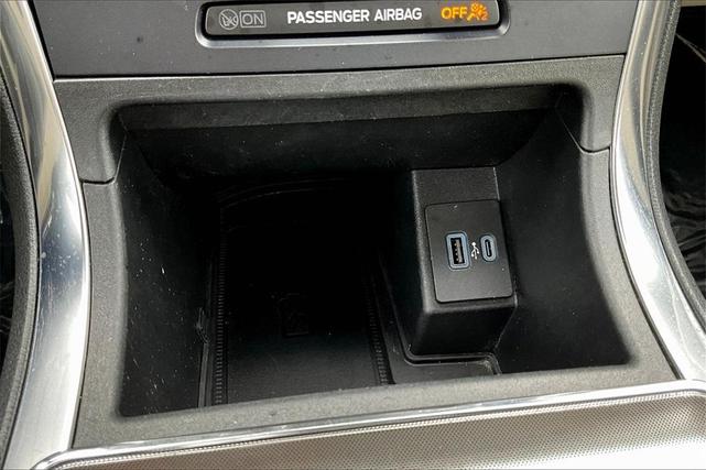 Photo of 2022 Silver Metallic Ford Edge