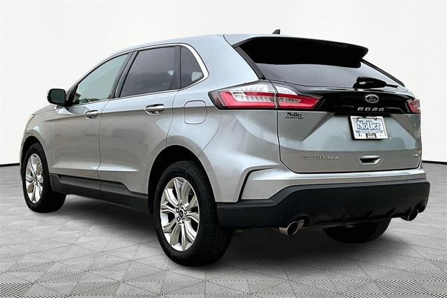 Photo of 2022 Silver Metallic Ford Edge