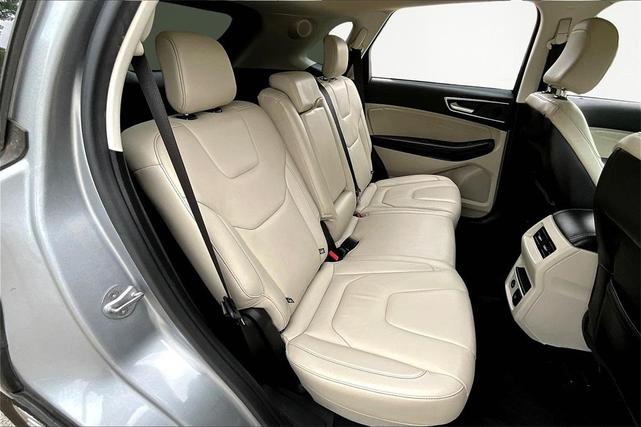 Photo of 2022 Silver Metallic Ford Edge