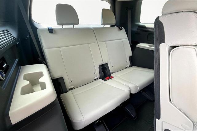 Photo of 2025 Gray Hyundai SANTA FE