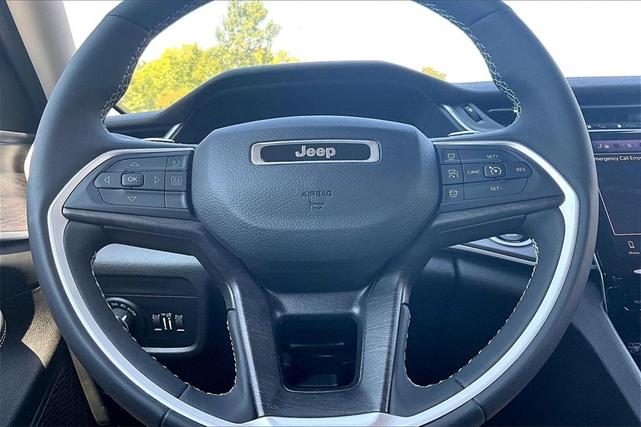 Photo of 2023 Metallic Jeep Grand Cherokee
