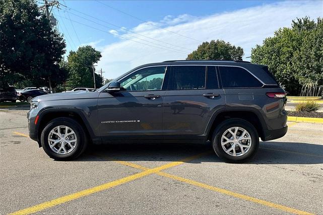 Photo of 2023 Metallic Jeep Grand Cherokee