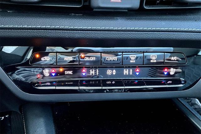 Photo of 2021 Ebony Twilight Metallic Buick Envision