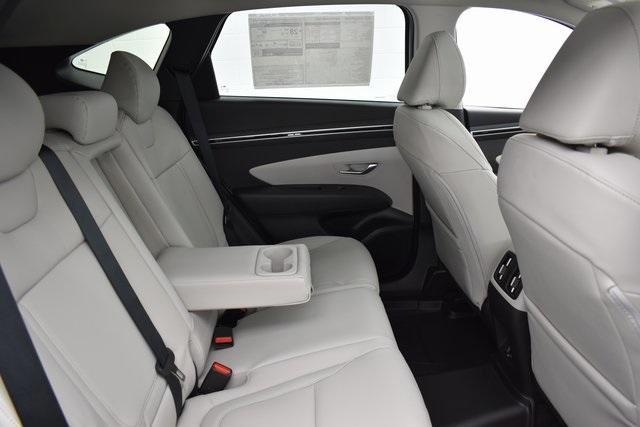 Photo of 2024 White Pearl Hyundai TUCSON