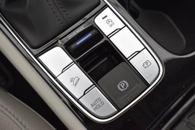 Photo of 2024 White Pearl Hyundai TUCSON