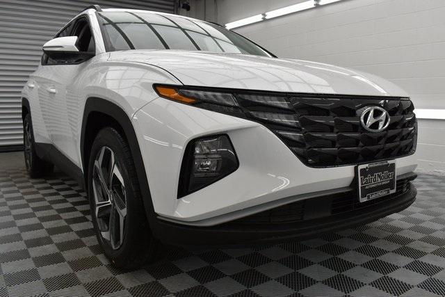 Photo of 2024 White Pearl Hyundai TUCSON