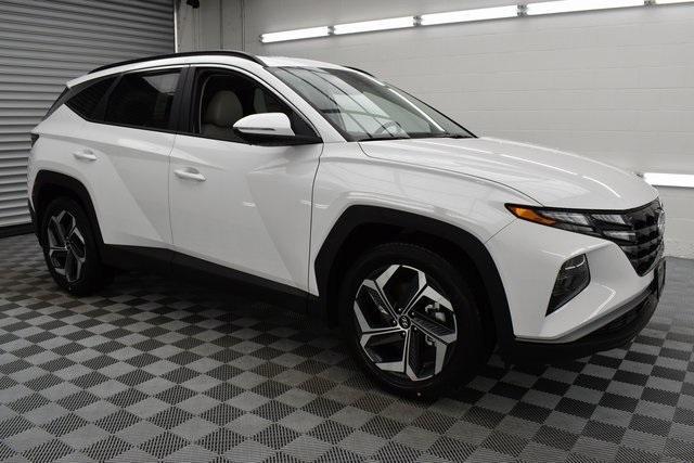 Photo of 2024 White Pearl Hyundai TUCSON