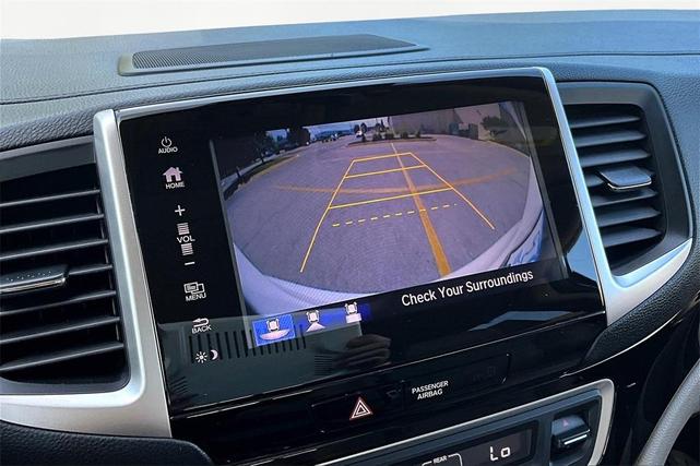 Photo of 2017 White Diamond Pearl Honda Pilot
