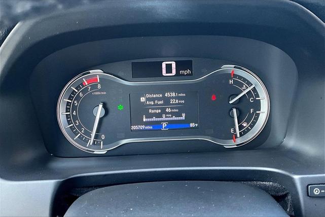 Photo of 2017 White Diamond Pearl Honda Pilot