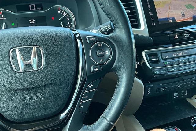 Photo of 2017 White Diamond Pearl Honda Pilot