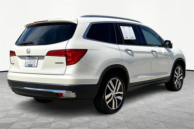 Photo of 2017 White Diamond Pearl Honda Pilot
