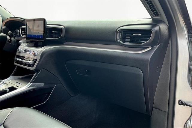 Photo of 2023 Silver Metallic Ford Explorer